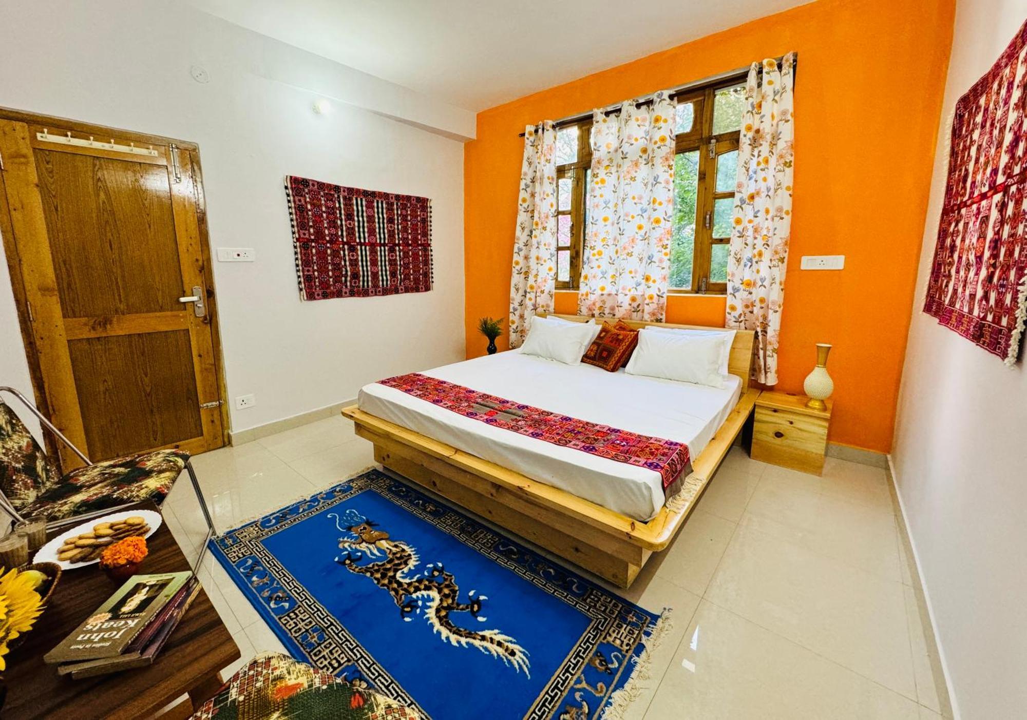 Pine View Retreat Homestay Кальпа Экстерьер фото